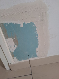 Photo de galerie - Refaimer  une  trape en placo 