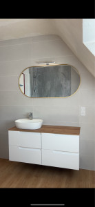 Photo de galerie - Pose d’un meuble miroir, vasque robinetterie