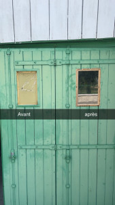 Photo de galerie - Remplacement d’une vitre en plaixiglass bien vieilli pas le temps par des vitre en verre 