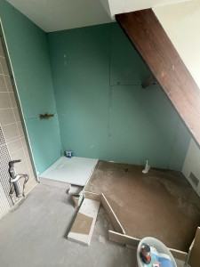 Photo de galerie - Création d’une estrade pour accueillir la nouvelle baignoire ainsi que le nouveau bac à douche