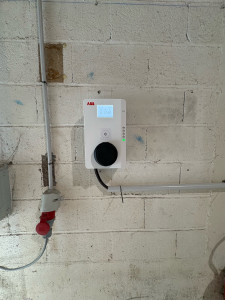 Photo de galerie - Installation d’une borne de recharge 