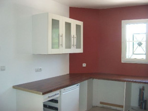 Photo de galerie - Montage des meubles de la cuisine