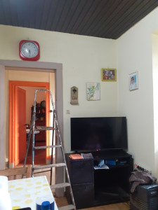 Photo de galerie - Rénovation d'une cuisine peinture , chez des pzesonnes agées . remise en place des meubles , tableaux 