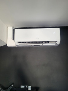 Photo de galerie - Pose climatiseur 