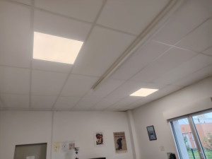 Photo de galerie - Remplacement des éclairages existant qui ne fonctionner plus dans des bureaux d'une entreprise par des pavés Led 