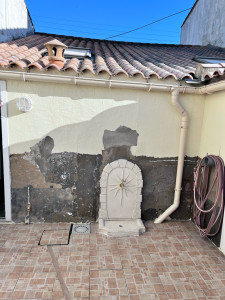 Photo de galerie - Pose de la fontaine et mise en eau 