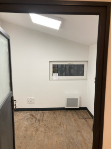 Photo de galerie - Réalisation d’un bureau, plaque de plâtre, peinture, pose de PVC