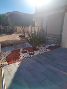 Photo de galerie - Pose de carrelage extérieur et création paysagère  