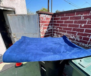 Photo de galerie - Remplacement du ciel de toit automobile

Remplacement de la garniture de toit de votre véhicule avec une finition propre et soignée. Nous retirons l’ancien revêtement, préparons le support et installons un nouveau tissu adapté pour retrouver un intérieur 