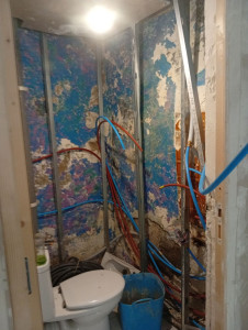 Photo de galerie - Pose toilette et installation de la plomberie complète 