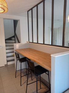 Photo de galerie - Mise en place de vitrerie pour séparation d’espace de vie 