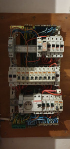 Photo de galerie - Rénovation et remise aux normes d'un tableau divisionnaire en neutre commun. 