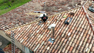 Photo de galerie - Réfection de 39 mètres d'arêtiers sur une toiture en tuile Canal à AURADÉ (32600)
