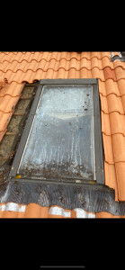 Photo de galerie - Photo avant la pose du nouveau velux 94x160