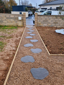 Photo de galerie - Terrassement de l'allée principale 
