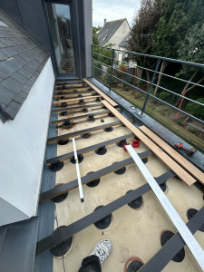Photo de galerie - Création terrasse sur plot avant 