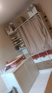 Photo de galerie - Création dressing et emplacement baignoire dans la chambre de bébé 