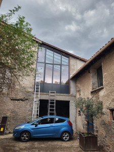 Photo de galerie - Nettoyage vitres (grande baies vitrées en hauteur)