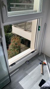 Photo de galerie - Dépose et pose carreaux double vitrage fenêtre. 