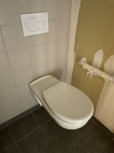 Photo de galerie - Pose d’un wc suspendu type pmr
