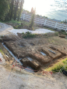 Photo de galerie - Terrassement de fouilles pour fouilles en rigole puis ferraillage/coulage de fondation