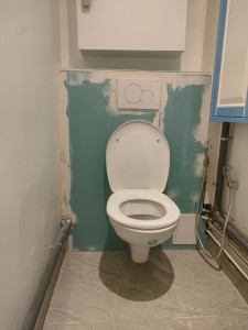 Photo de galerie - Poser une toilette suspendu 