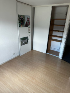 Photo de galerie - Remplacement ancien parquet + support armoire 