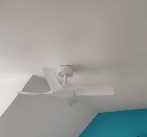 Photo de galerie - Installation de 3 ventilateurs de plafond avec mise en places de renfort sur les plafond en placo. 
Merci a Stéphanie de la confiance 