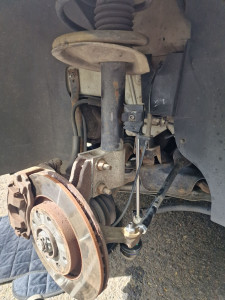 Photo de galerie - Remplacement biellette de barre stabilisateur + rotules direction + Réglage de Parallélisme Citroën C4