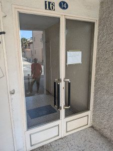 Photo de galerie - Réparation porte d'entrée d'immeuble