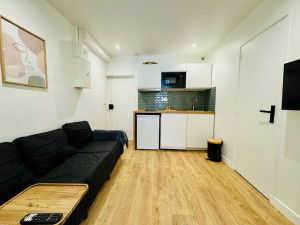 Photo de galerie - Rénovation complète, pose de parquet, pose de cuisine mise en peinture, pose d'enduit, pose de carrelage, montage des meubles 