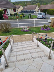 Photo de galerie - Aménagement jardin et par terre de fleurs 