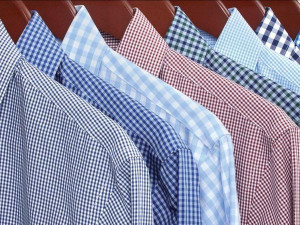 Photo de galerie - Repassage avec collecte et livraison.
Je récupère le linge lavé et je vous le rends repassé, plié ou sur cintre.