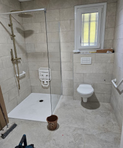 Photo de galerie - Salle  de bain  complète 