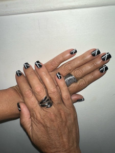 Photo de galerie - Remplissage gainage, vernis semi permanent + nail art