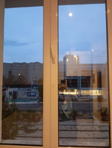 Photo de galerie - - Je lave vos vitres avec soin