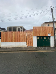 Photo de galerie - Bardage Clairvoie couleur du bois Douglas