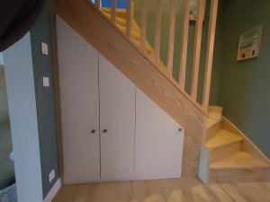 Photo de galerie - Placard sous escalier sur mesure