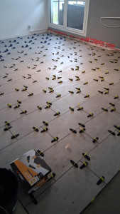 Photo de galerie - Photo pendant pose de carrelage