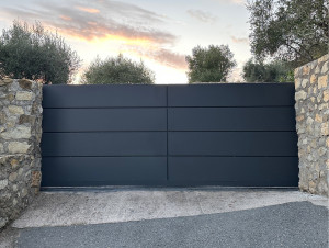 Photo de galerie - Portail coulissant 