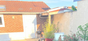 Photo de galerie - AVANT : aménagement terrasse et cuisine d'été. 