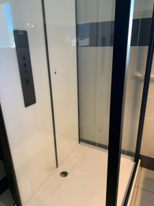Photo de galerie - Installation cabine de douche 