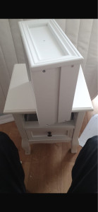 Photo de galerie - Chevet 2 tiroirs 