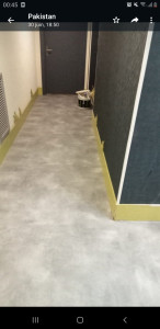Photo de galerie - Pose de lino dans un couloir