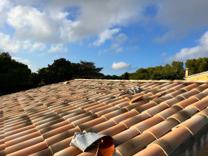 Photo de galerie - Couverture avec faîtage en closoire ventilé.