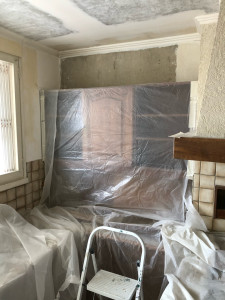 Photo de galerie - Bâchages des meubles pour peindre les plafond 