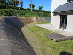 Photo de galerie - Pose bache horticole professionnelle 