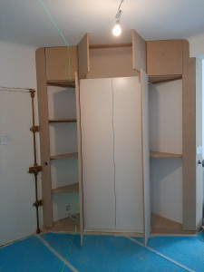 Photo de galerie - Nous avons fabriqué ce meuble sur place, exactement selon la demande du client.  