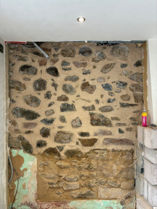 Photo de galerie - Jointoiement d’un mur en pierre