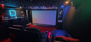 Photo de galerie - Création d'une salle cinéma 
#multiversehome sur instagram 